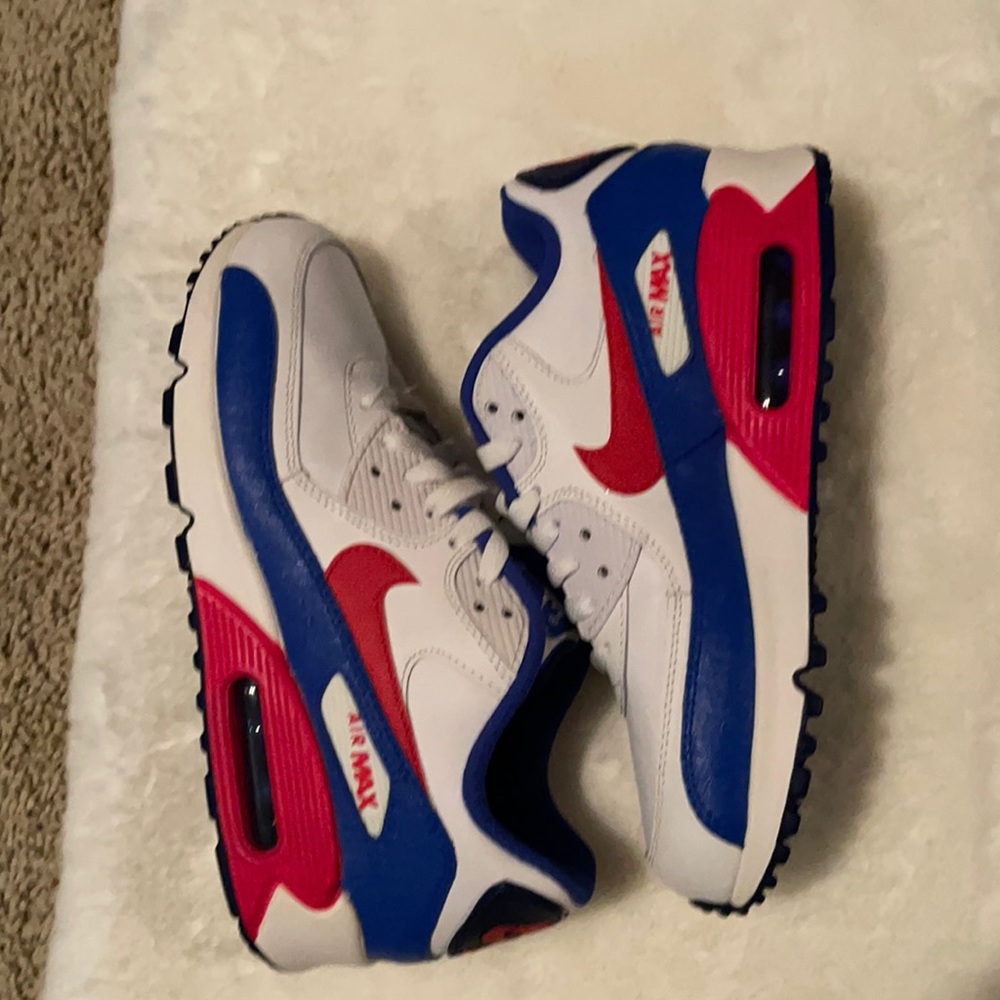 NWOT YOUTH NIKE AIRMAX